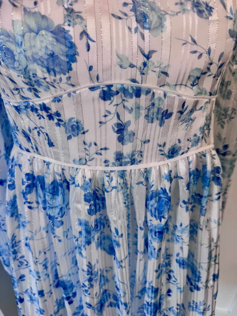 Altar'd State Jenni Floral Mini Dress in blue and white - Picture 3 of 6